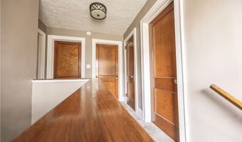 566 Lindell St, Akron, OH 44305