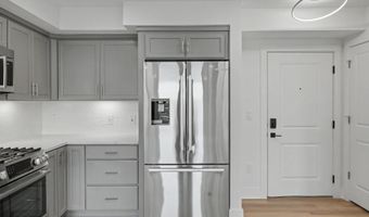 701 N HENRY St 502, Alexandria, VA 22314