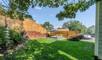 942 N MCKINLEY Rd, Arlington, VA 22205