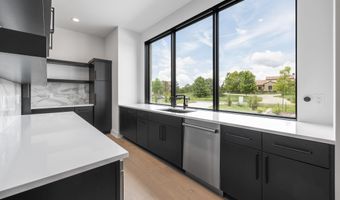 1307 E Bluestem Ct, Andover, KS 67002