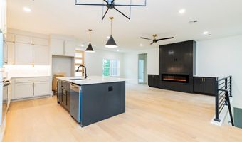 4 Lauder Cir, Bella Vista, AR 72715