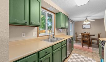 404 Jefferson Dr, Alcester, SD 57001