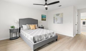 702 AQUATIC Dr, Atlantic Beach, FL 32233