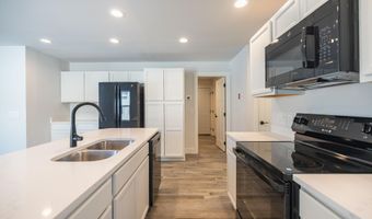 17 Streamside Dr, Auburn, ME 04210