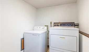 24 Glenbourne Ct, Amherst, NY 14221