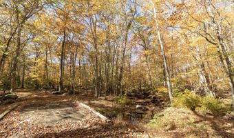 4 Laurel Ln, Clinton, CT 06413