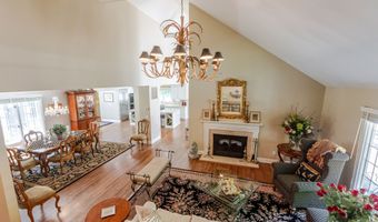 12 Lyndenwood Dr, Brookfield, CT 06804