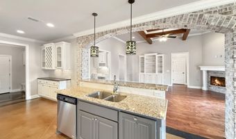 613 Emerald Ct, Brandon, MS 39047