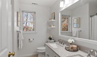 5 Westside Dr, Acton, MA 01720