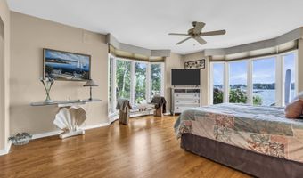 99 Holly Ln, Bayville, NJ 08721