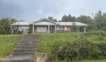 17 Moore St, Andrews, NC 28901