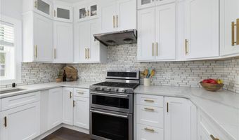 60 Harmony St, Cranston, RI 02920