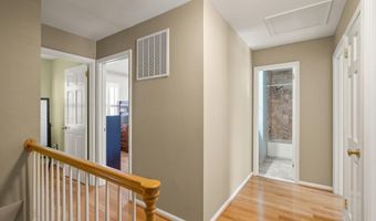 7421 BEVERLY MANOR Dr, Annandale, VA 22003