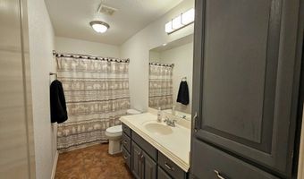 916- B Bronstad Dr, Andrews, TX 79714