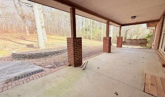 1975 Pine Lake Dr, Arab, AL 35016