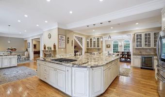 10813 LOCKLAND Rd, Potomac, MD 20854