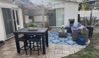 28 Irongate Ln, Aberdeen, NJ 07747