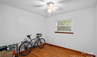 25 Baker Dr, Asheville, NC 28806