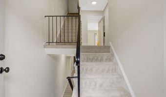 4112 CENTURY Ct, Alexandria, VA 22312