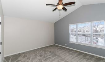 7 Shade Tree Ct, Algonquin, IL 60102