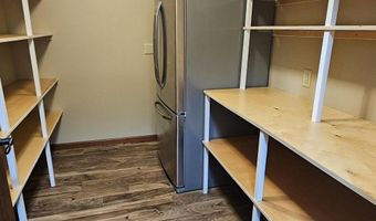 2702 Railroad Cir, Aberdeen, SD 57401