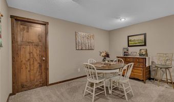 932 Waters Edge Cir, Avon, MN 56310