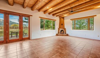 9 Desiderio Rd, Arroyo Seco, NM 87514