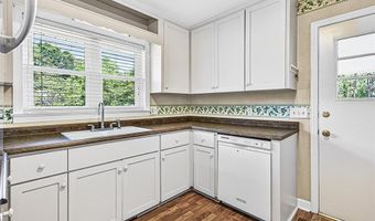 1348 Henley Dr, Asheboro, NC 27205