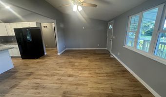 633 N E St, Albia, IA 52531