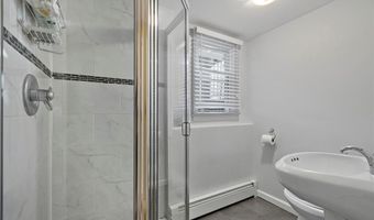 3 Bell Ct, Airmont, NY 10901
