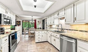 1 Rockford Ln, Bella Vista, AR 72715