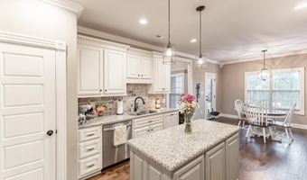 14772 Wildwood Dr, Athens, AL 35613