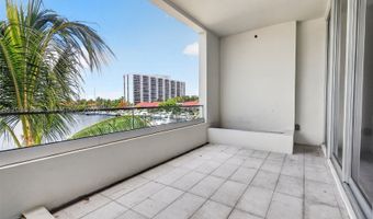 3750 Yacht Club Dr TH5, Aventura, FL 33180