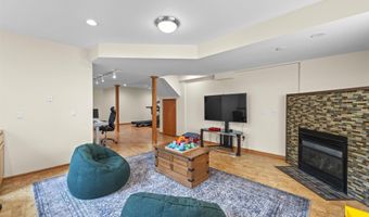 5713 Rosslare Ln, Fitchburg, WI 53711