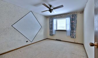 231 N Flora Pkwy, Addison, IL 60101