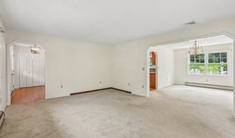 10 Terra Glen Rd, Danbury, CT 06811