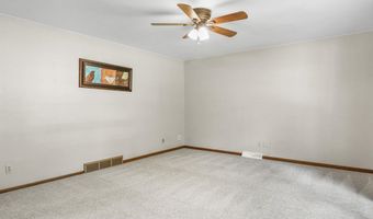 1602 Golden Oak Ln, Madison, WI 53711