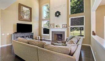 10 Hithergreen Ct, Algonquin, IL 60102