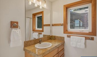 22000 SE Upper Matthews Creek Ln, Amity, OR 97101
