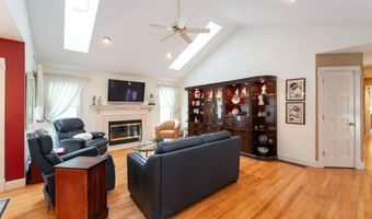 2 Turnberry Cir 113, Bedford, NH 03110