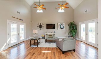 11057 Idaho St, Bay St. Louis, MS 39520
