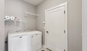 2405 3rd Ave SE, Altoona, IA 50009