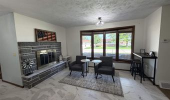 330 Fairview Dr, Aurora, NE 68818