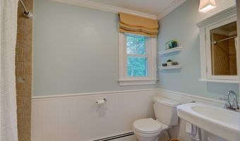 22 Pine Top Rd, Barrington, RI 02806