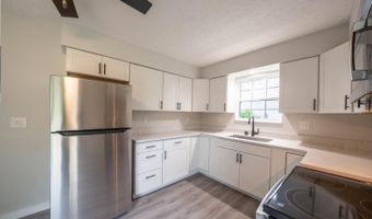 304 Sunset Dr, Aurora, IN 47001