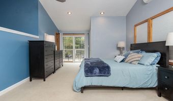 27 Grafton Dr, Bedford, NH 03110