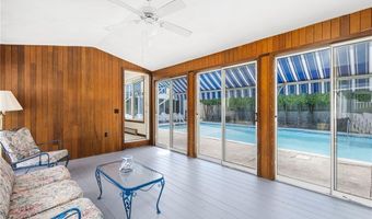 8 Meadow Ln, Coventry, RI 02816