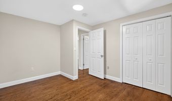 41 Piscitello Dr, Branford, CT 06405