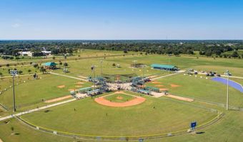 406 Robin St, Angleton, TX 77515