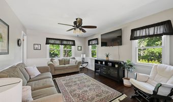8 Winthrop Rd, Bethel, CT 06801
